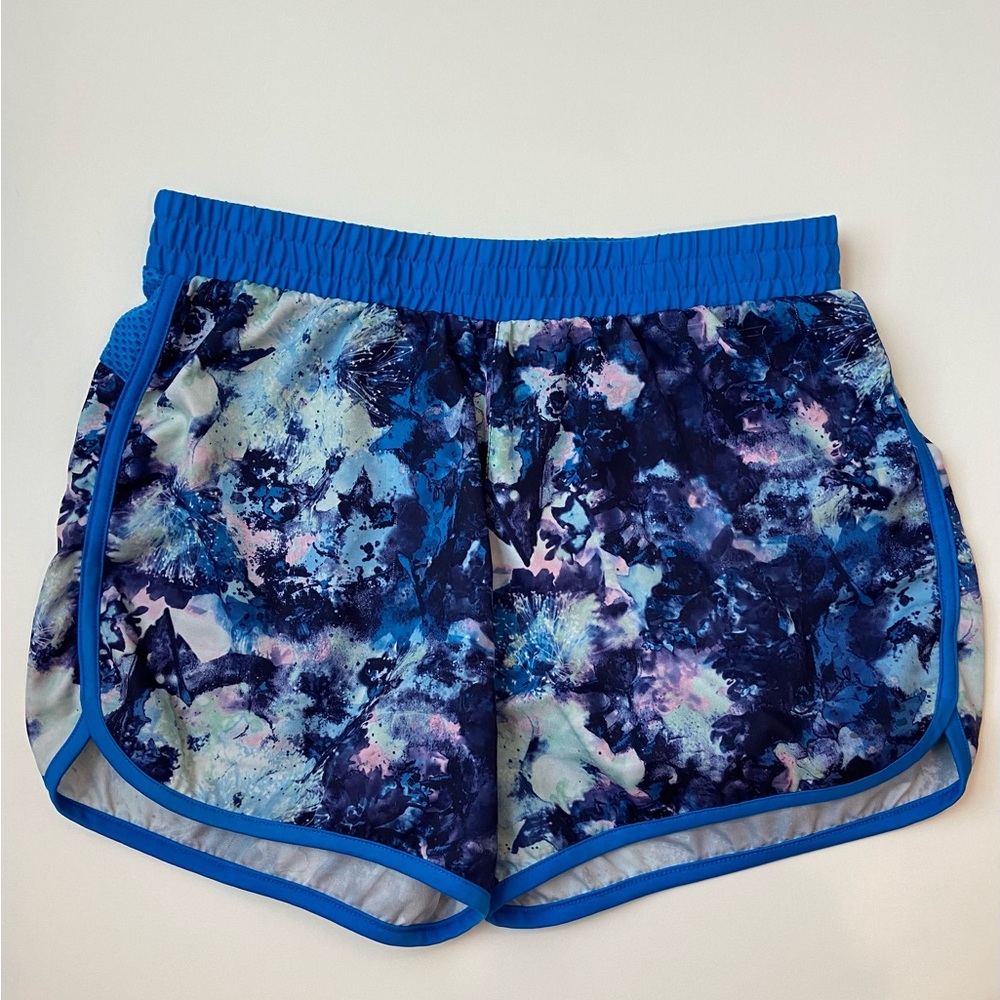 Bcg kids shorts size L